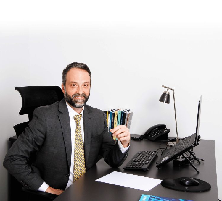 Reinaldo Oliveira Sivelli Advogado – Sócio reinaldo.sivelli@oliveirasivelli.com.br